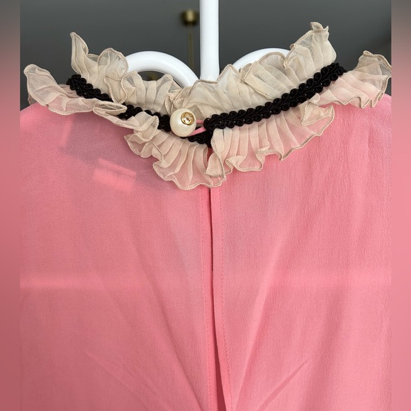 100% Authentic - New Silk Gucci Blouse with Perl Gucci Button - Picture 9 of 10